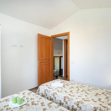 Apartment Diana 4 *